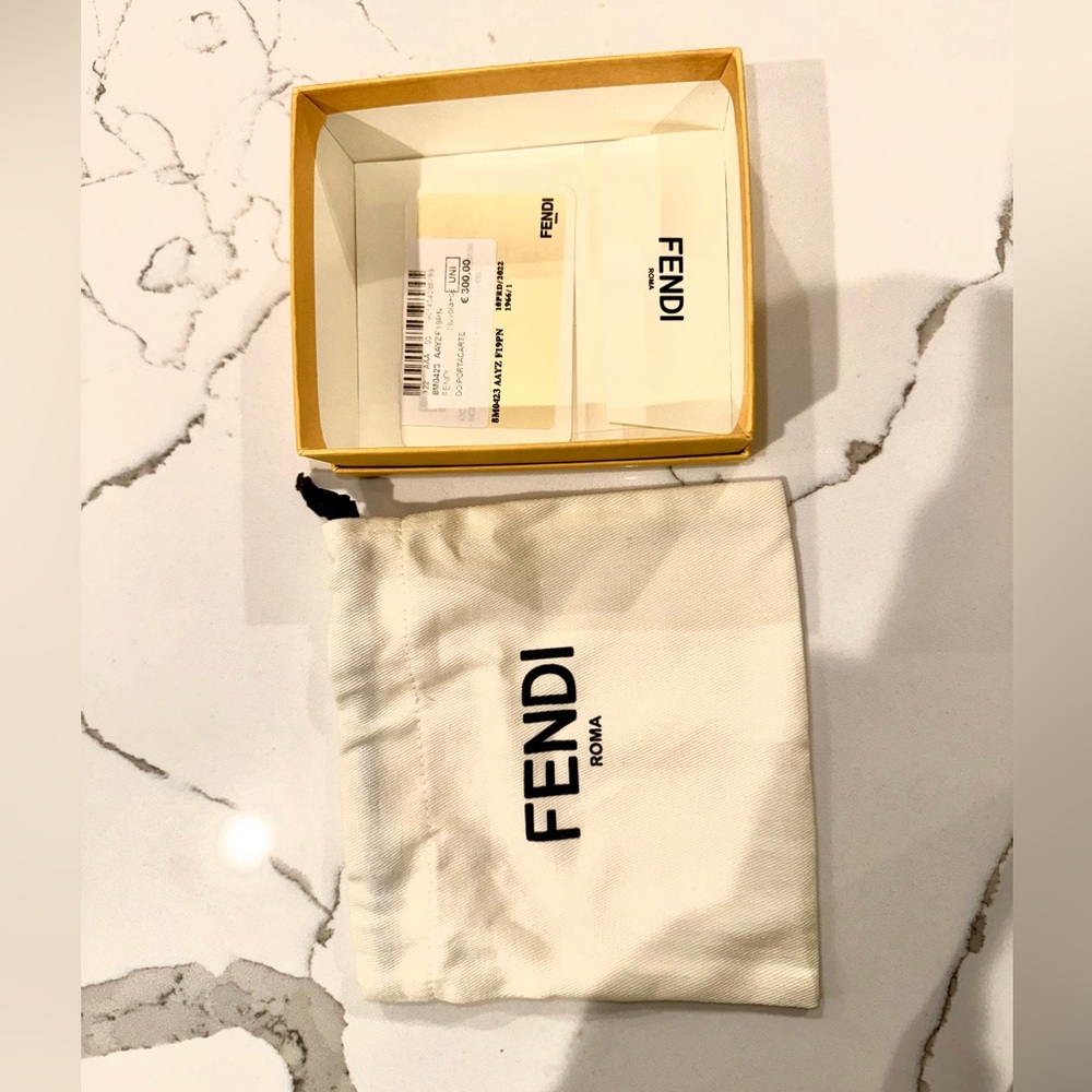 Fendi Roma Beige Wallet - Picture 5 of 5